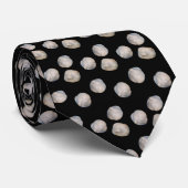 Knoflookpatroon (zwarte achtergrond) stropdas (Opgerold)