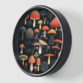 Knoopende paddenstoelen in zwarte zwartwit (Hoek)