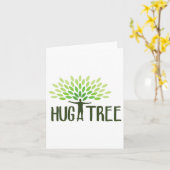 Knuffel een boom - Tree Hugger Earth Day Red de aa Kaart (Gele Bloem)
