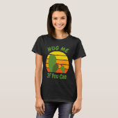 Knuffel me - Schattige grappig cactus citaat T-shirt (Voorkant volledig)