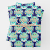 Knuffelachtig ruimtedier en konijn inpakpapier vel (In situ)