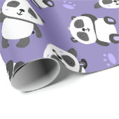 Knuffelbare poot van panda beer op blauwe achtergr cadeaupapier (Rol Hoek)