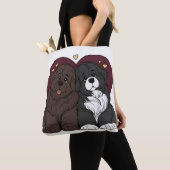 Knuffelende Newfoundland puppy's Tote Bag (Dichtbij)