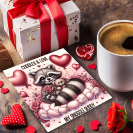Knuffelende teddybeer Wasbeer Valentijnskaart Feestdagenkaart