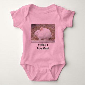 Knuffelig wit konijn romper