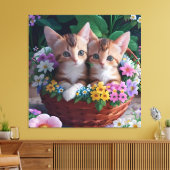 Knuffelige Schattigee Kittens in een bloemmand Canvas Afdruk (Insitu (Woonkamer))