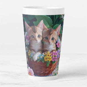 Knuffelige Schattigee Kittens in een bloemmand Latte Mok