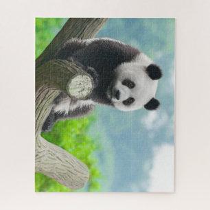 Knuffige Pandabeer zittend op een tak Legpuzzel