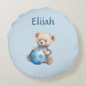 Knuffige teddybeer met blauwe bal rond kussen (Achterkant)