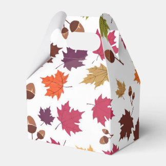 Knus herfstbladeren en eikelvalpatroon bedankdoosjes