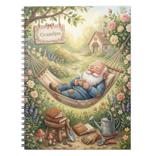 Knus watercolorillustratie van een slapende kabout notitieboek