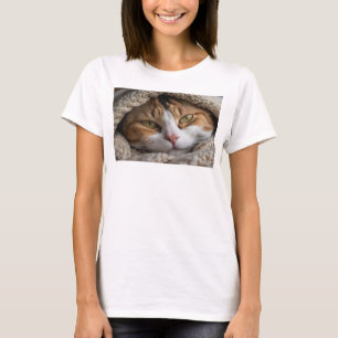 Knusse Calico Kat en Deken T-shirt
