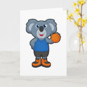 Koala als basketballspeler met basketbal kaart (Gele Bloem)