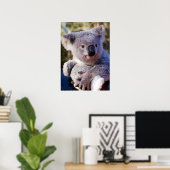 Koala Beer Holding A Koala Beer Poster (Thuiskantoor)