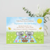 Koala Beer Picnic Blue Gingham Birthday Kaart (Staand voorkant)