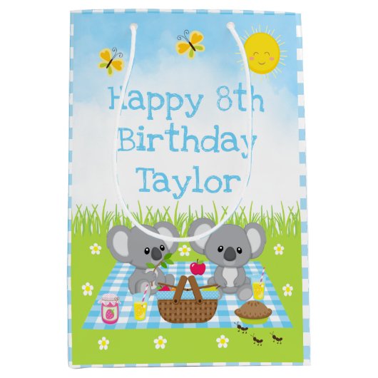Koala Beren Picnic Blue Gingham Happy Birthday Medium Cadeauzakje (Voorkant)