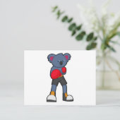 Koala bij boksen met boks handschoenen briefkaart (Staand voorkant)