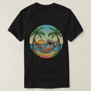 Koala die ontspant op een hangmat op het strand -  t-shirt