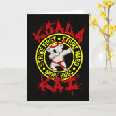 Koala Kai Grappige Karate Ninja Dojo Koala Knuffel Kaart (Gele Bloem)