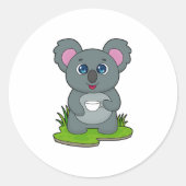 Koala met koffiebeker ronde sticker (Voorkant)