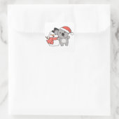 Koala met sneeuwman in de winter voor Kerstplein Vierkante Sticker (Tas)