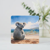 Koala op een zandstrand Vrolijk kerstfeest Feestdagenkaart (Staand voorkant)