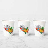 Koala slapen op kleurrijke raket papieren bekers