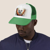 Koala zittend in een eucalyptusboom trucker pet (In situ)