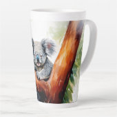 Koala Zittend in een Gum Tree Latte Mok (Rechterhoek)