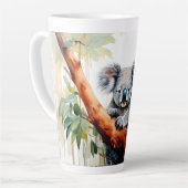 Koala Zittend in een Gum Tree Latte Mok (Linkerhoek)