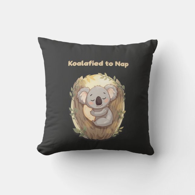 "Koalafied to Nap – Cute Sleepy Koala T-Shirt" Kussen (Voorkant)