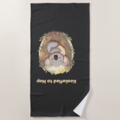 "Koalafied to Nap – Cute Sleepy Koala T-Shirt" Strandlaken (Voorkant)