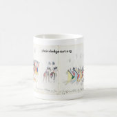 Koba:  Jonge mannen die terugkeren van een foray-g Koffiemok (Center)