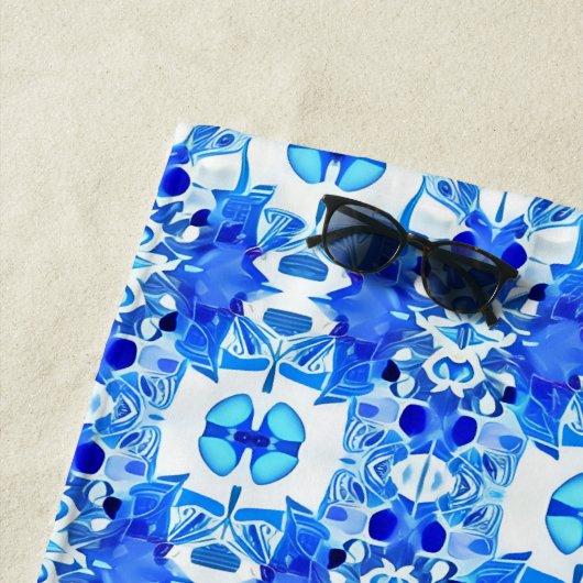 Kobalt Blue en White Batik Tegel Pattern Strandlaken (In situ)