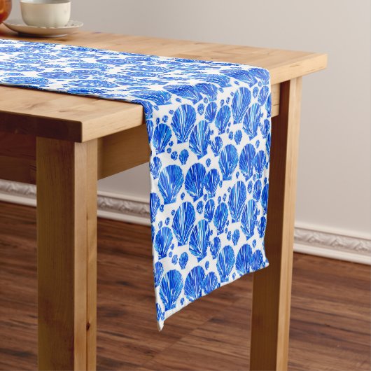 Kobalt Blue en White Sea Shells Korte Tafelloper (Voorbeeld)
