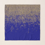 Kobalt Blue Glitter Ombre Gradient Sjaal<br><div class="desc">Moderne,  chic en glamoureus faux drukten gouden glitter ombre gradiënt op kobalt blauwe achtergrond.</div>