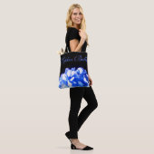 Kobaltblauw bloemensierlijke blauwe hortensia's tote bag (Op model)