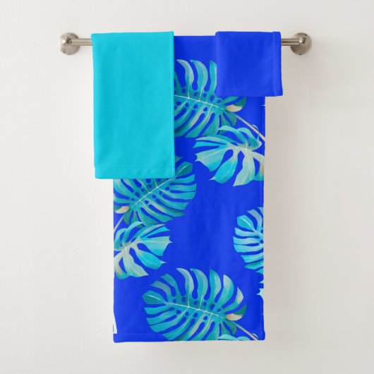 Kobaltblauwe Monstera Bries Bad Handdoek (Insitu)
