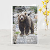 Kodiak-beer op een rots kaart (Gele Bloem)