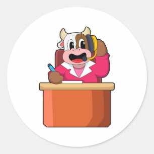 Koe als secretaris met tabel ronde sticker