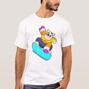Koe bij Snowboarding met Snowboard T-shirt
