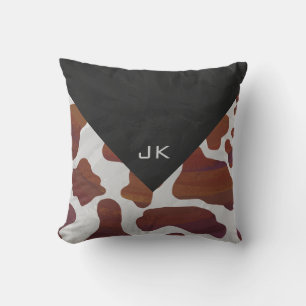 Koe bruin en wit monogram kussen