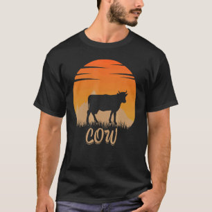 Koe dier heet in de berg in de natuur t-shirt