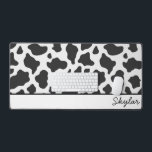 Koe Dierenprint Aangepaste Cursieve Naam Bureaumat<br><div class="desc">Dit is een Koe Animal Print Custom Cursive Name Desk Mat!</div>