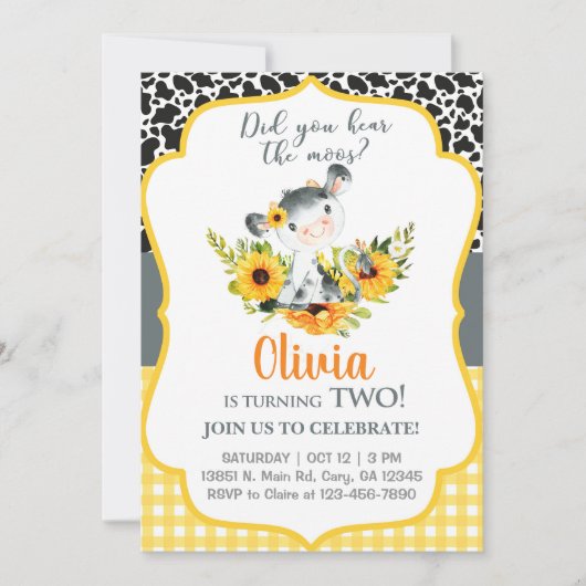 Koe en zonnebloemen hebben je de moos-uitnodiging kaart (Voorkant)