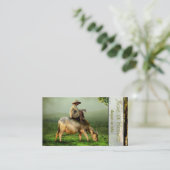 Koe Grazing met boer in een Schilderachtig deegmen Visitekaartje (Staand voorkant)