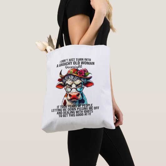 Koe, ik ben niet zomaar een ouwe vrouw geworden tote bag (Dichtbij)