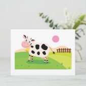 Koe in een veld Uitnodigingen (Staand voorkant)