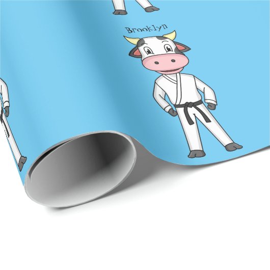 Koe in kung fu suit cartoon cadeaupapier (Rol Hoek)