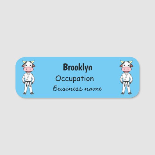 Koe in kung fu suit cartoon naamplaatje (Voorkant)